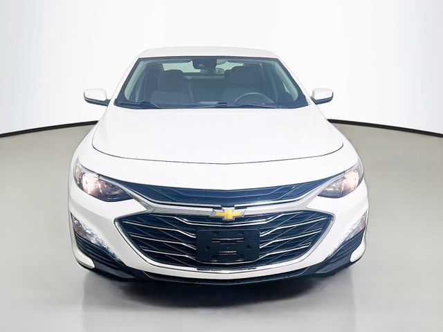 Used 2025 Chevrolet Malibu LT FWD image 2