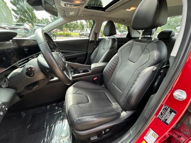Used 2022 Hyundai Elantra Limited FWD image 13