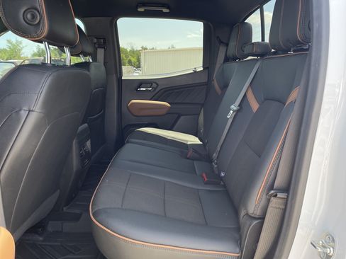 Used 2024 GMC Canyon AT4 w/ Technology Package AWD/4WD image 36