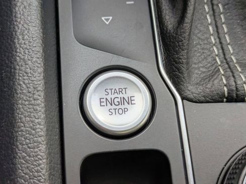 Used 2022 Volkswagen Atlas Cross Sport SEL R-Line image 34