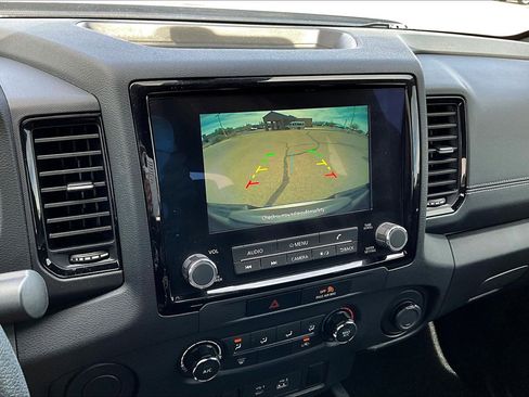 Used 2023 Nissan Frontier SV w/ Midnight Edition Package image 15