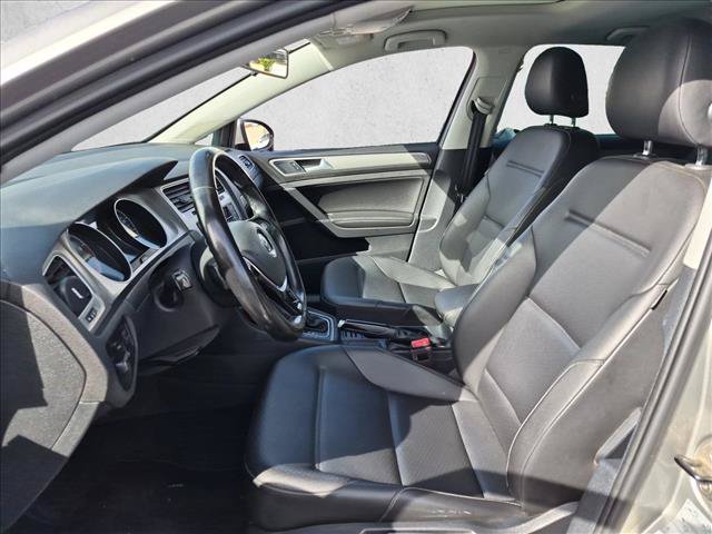Used 2017 Volkswagen Golf 4-Door FWD image 11