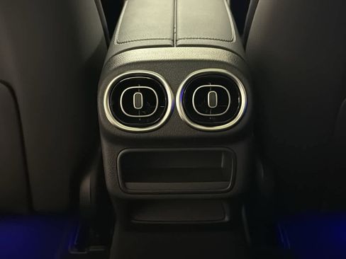 New 2025 Mercedes-Benz GLC 350e 4MATIC image 28