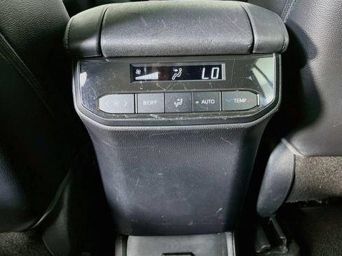 Used 2021 Toyota Highlander XSE AWD/4WD image 36