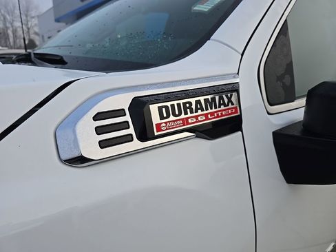 Used 2025 GMC Sierra 3500 SLT w/ X31 Off-Road Package image 34