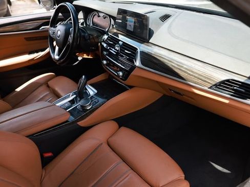 Used 2018 BMW 540i RWD image 21