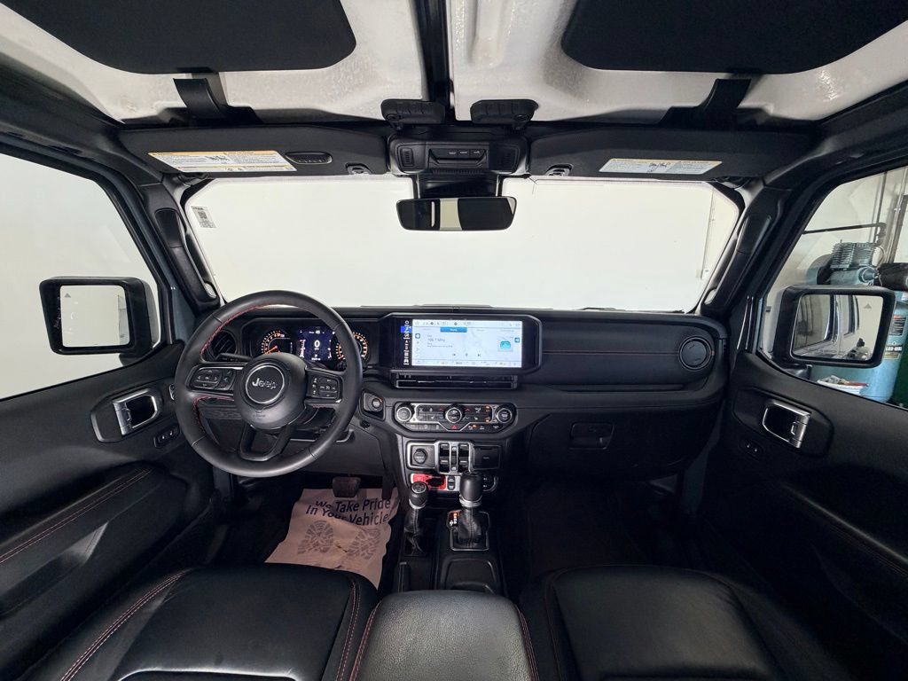 Used 2024 Jeep Wrangler Unlimited Rubicon AWD/4WD image 9