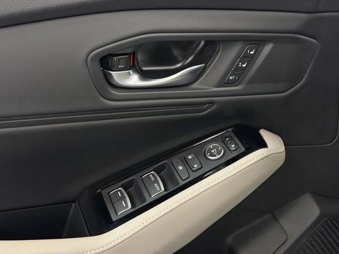 Used 2025 Honda Accord Touring image 13