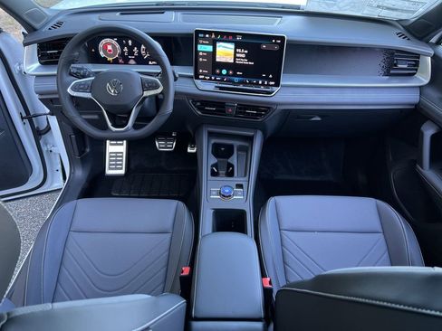 New 2026 Volkswagen Tiguan SE R-Line image 21