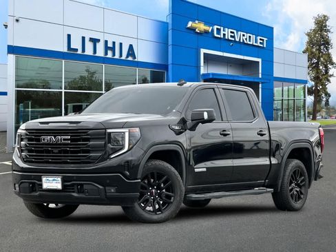 Used 2025 GMC Sierra 1500 Elevation w/ Elevation Premium Package AWD/4WD image 1