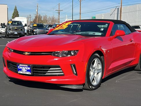 Used 2018 Chevrolet Camaro LT image 1