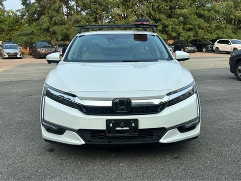 Used 2018 Honda Clarity Touring image 2