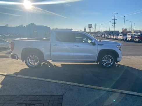 Used 2023 GMC Sierra 1500 Denali w/ Denali Reserve Package AWD/4WD image 7