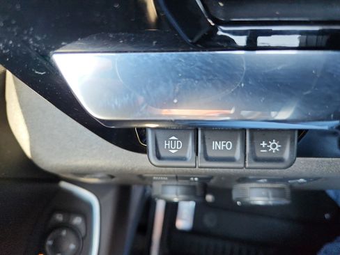 Used 2022 Chevrolet Silverado 1500 High Country w/ Technology Package image 17