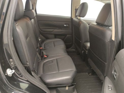 Used 2017 Mitsubishi Outlander GT image 19