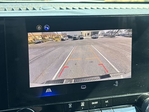 Used 2024 Chevrolet Colorado W/T w/ Safety Package image 27