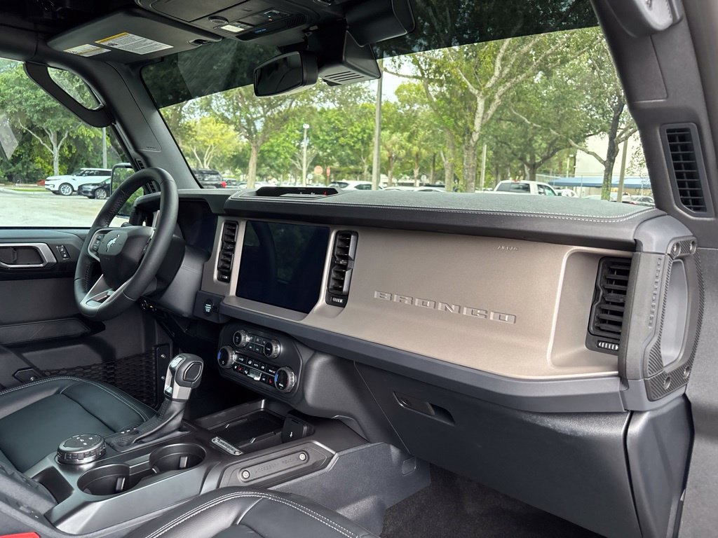 Used 2026 Ford Bronco Outer Banks AWD/4WD image 14