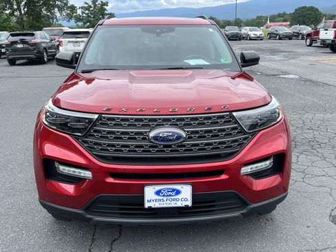 Used 2022 Ford Explorer XLT w/ Equipment Group 202A image 3