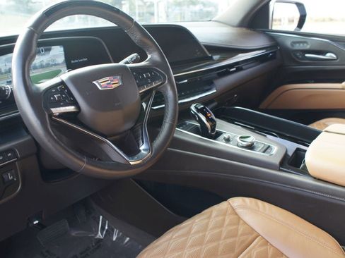 Used 2024 Cadillac Escalade Sport w/ Touring Package image 16