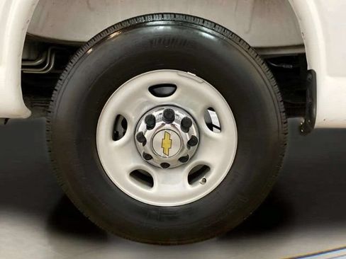 Used 2025 Chevrolet Express 3500 LT w/ LT Preferred Equipment Group RWD image 70