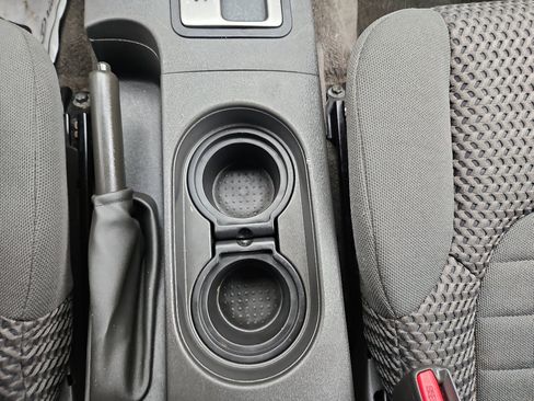 Used 2015 Nissan Frontier SV image 29