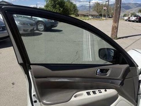 Used 2011 INFINITI G37 Journey w/ Premium Pkg RWD image 16