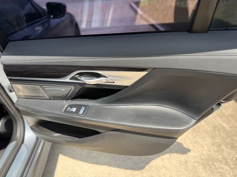 Used 2022 BMW 750i xDrive w/ M Sport Package image 23