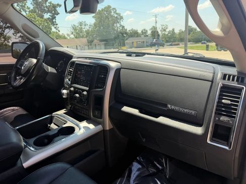 Used 2018 RAM 1500 Laramie w/ Convenience Group AWD/4WD image 53