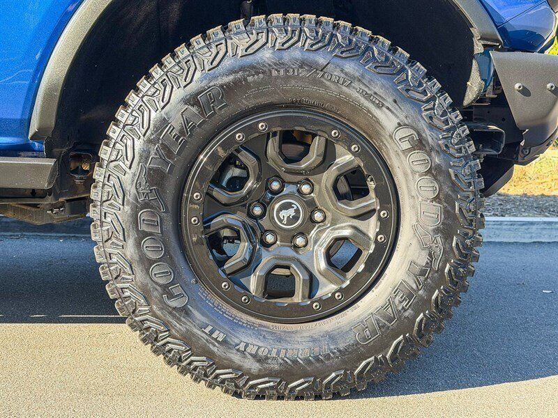 Used 2021 Ford Bronco First Edition AWD/4WD image 12