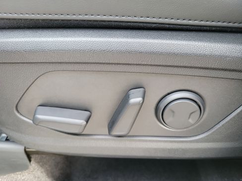 New 2025 Kia Sorento S AWD/4WD image 19