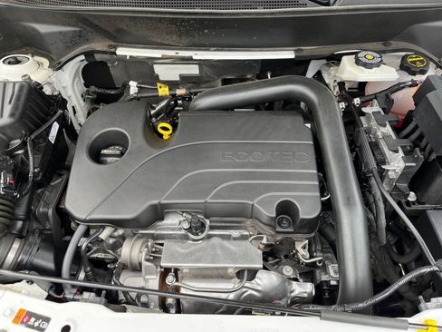 Used 2025 Chevrolet Equinox LT image 32