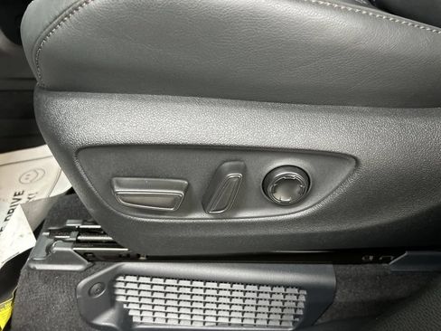 Used 2026 Toyota Sienna Platinum AWD/4WD image 10