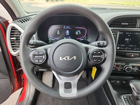 Used 2024 Kia Soul LX w/ Option Group 015 FWD image 16