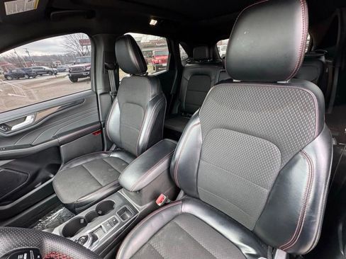 Used 2025 Ford Escape ST-Line w/ Tech Pack #1 AWD/4WD image 17