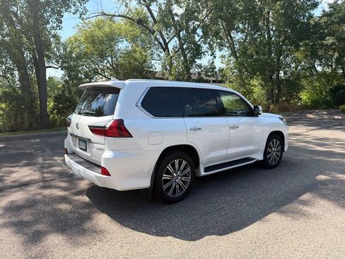 Used 2016 Lexus LX 570 4WD w/ Luxury Package image 26
