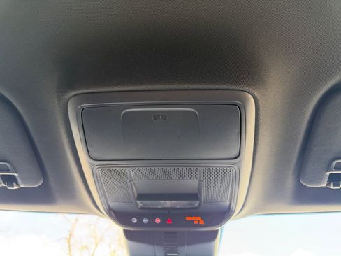 Used 2025 GMC Acadia Elevation image 22