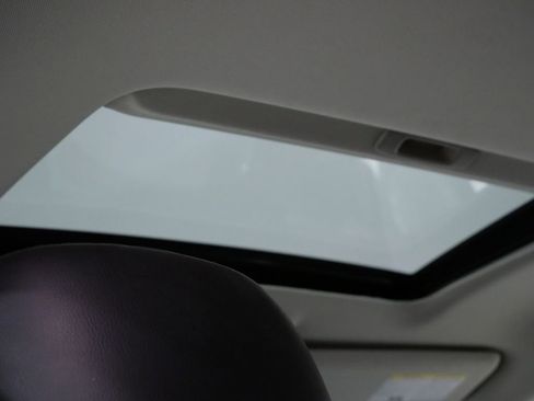 Used 2024 Nissan Armada SL w/ Captain's Chairs Package image 4