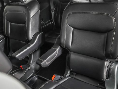 Used 2021 Ford Explorer XLT w/ Equipment Group 202A image 38