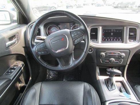 Used 2022 Dodge Charger SXT w/ Leather Interior Group image 19