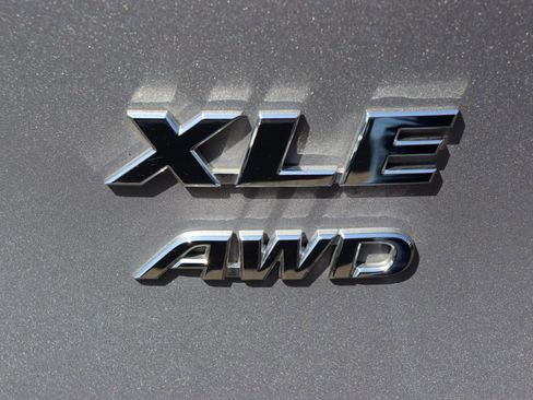 Used 2025 Toyota RAV4 XLE image 53