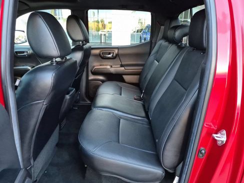 Used 2022 Toyota Tacoma TRD Sport w/ TRD Premium Sport Package AWD/4WD image 24