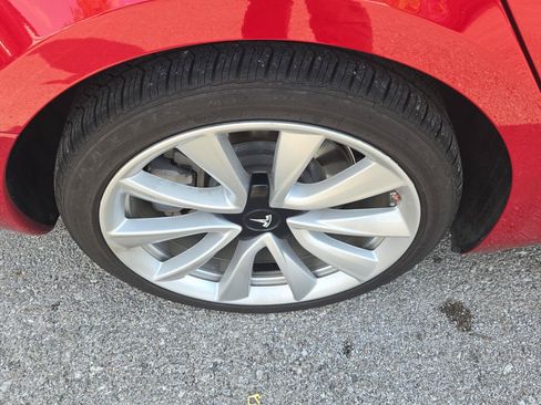 Used 2018 Tesla Model 3 Long Range AWD/4WD image 10