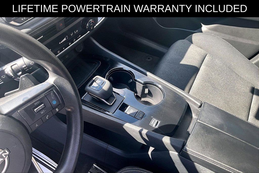 Used 2024 Nissan Rogue SV FWD image 13