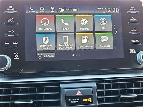 Used 2018 Honda Accord Touring image 16