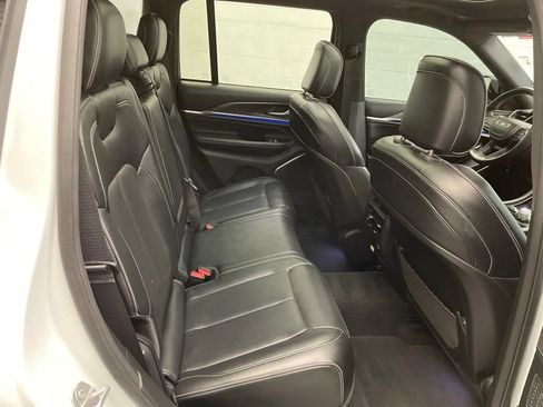 Certified 2022 Jeep Grand Cherokee Overland AWD/4WD image 29
