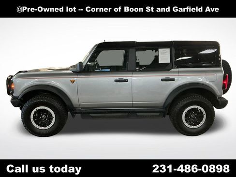 Used 2024 Ford Bronco Badlands w/ Sasquatch Package AWD/4WD image 2