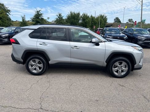 Used 2025 Toyota RAV4 XLE AWD/4WD image 9