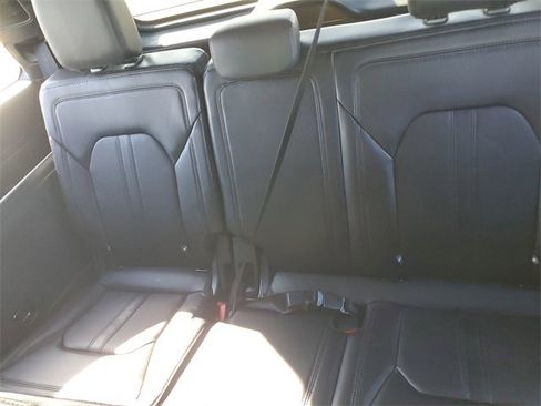 Used 2021 Ford Expedition Limited image 10