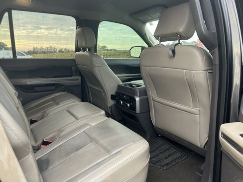 Used 2018 Ford Expedition XLT w/ Equipment Group 202A image 11