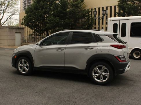 Used 2022 Hyundai Kona SEL image 8